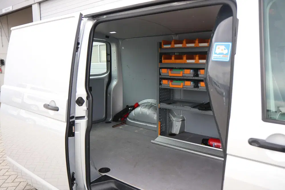 Volkswagen Transporter 2.0 TDI 150pk DSG L1H1 28 uit 2020, foto 15