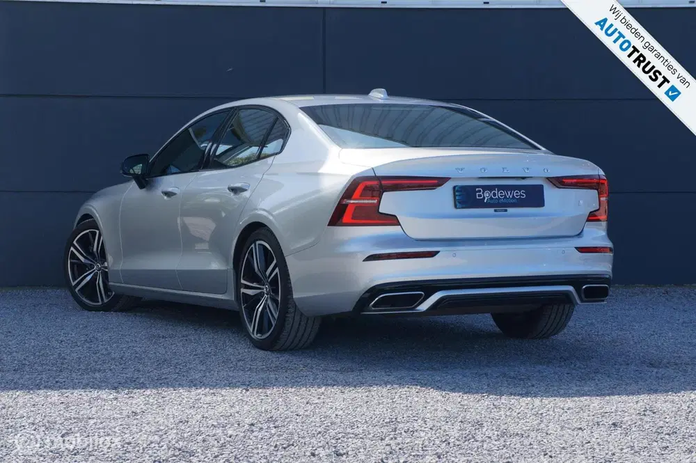 Volvo S60 2.0 T4 R-Design Aut Navi Ad.Cruise Apple uit 2019, foto 2