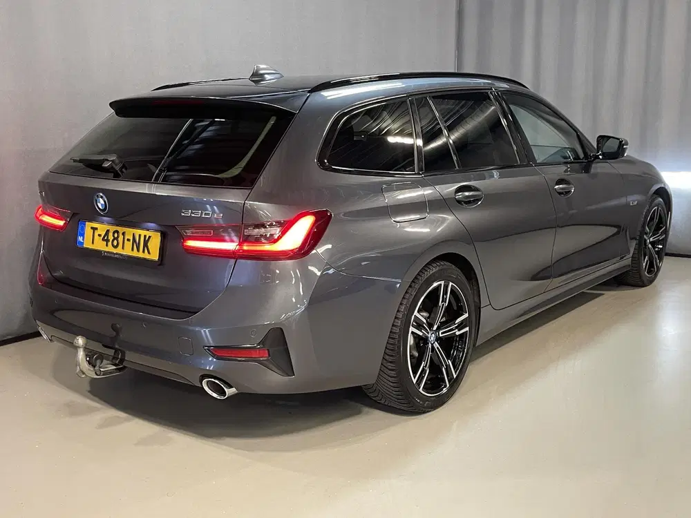BMW 3-serie 330e xDrive Business Edition Plus 18" uit 2022, foto 2