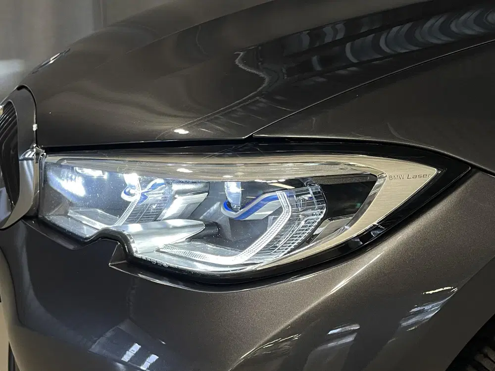 BMW 3-serie 330e xDrive Business Edition Plus 18" uit 2022, foto 8