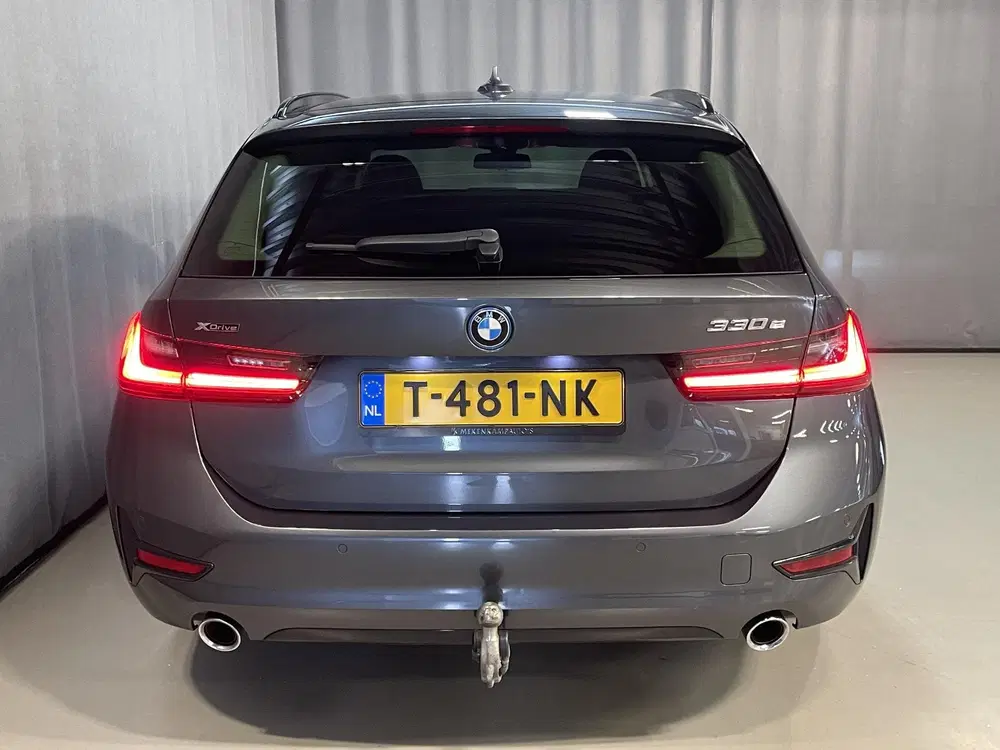 BMW 3-serie 330e xDrive Business Edition Plus 18" uit 2022, foto 9