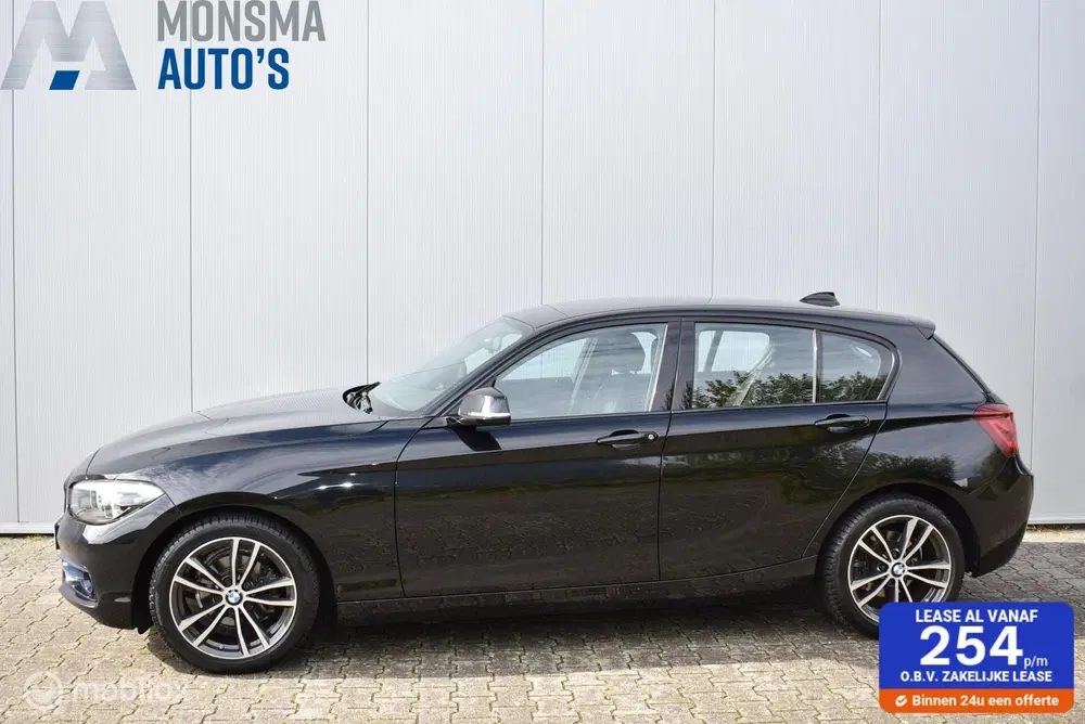 BMW 1-serie 118i Sport Line Clima Cruise Navi 17'' LMV uit 2019