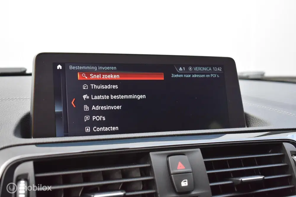 BMW 1-serie 118i Sport Line Clima Cruise Navi 17'' LMV uit 2019, foto 12
