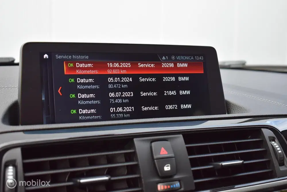 BMW 1-serie 118i Sport Line Clima Cruise Navi 17'' LMV uit 2019, foto 13