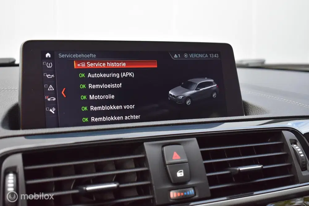 BMW 1-serie 118i Sport Line Clima Cruise Navi 17'' LMV uit 2019, foto 14
