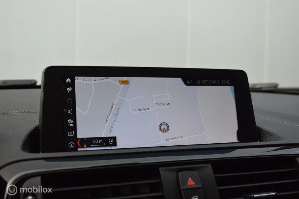 BMW 1-serie 118i Sport Line Clima Cruise Navi 17'' LMV uit 2019, foto 15