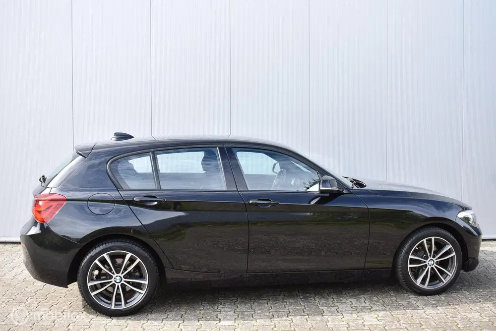BMW 1-serie 118i Sport Line Clima Cruise Navi 17'' LMV uit 2019, foto 5