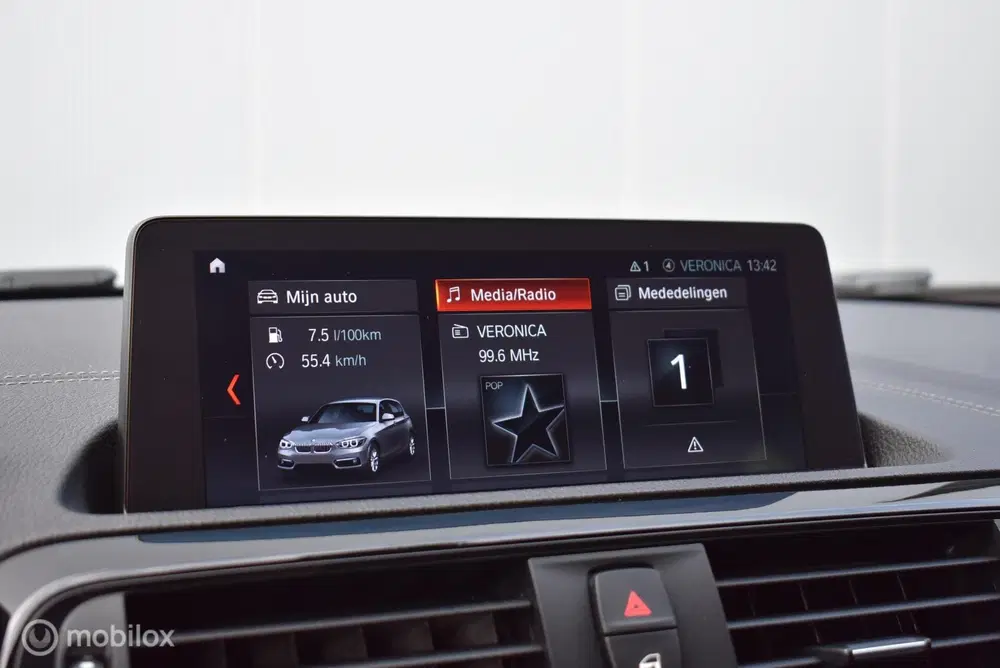 BMW 1-serie 118i Sport Line Clima Cruise Navi 17'' LMV uit 2019, foto 9