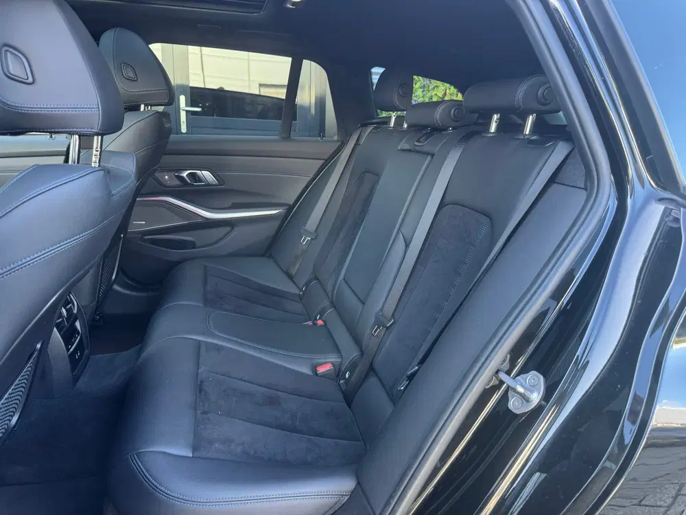 BMW 3-serie 318i M-Pakket uit 2023, foto 11