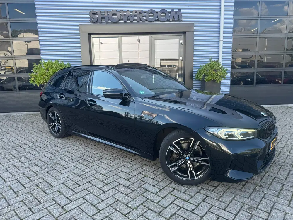 BMW 3-serie 318i M-Pakket uit 2023, foto 12