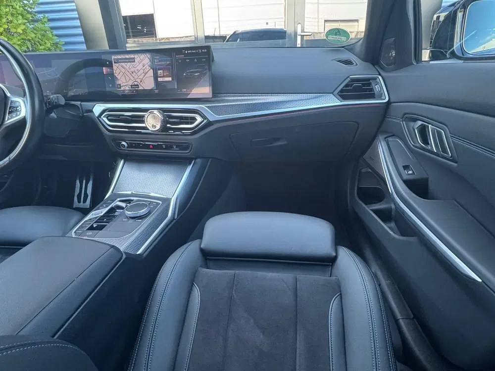 BMW 3-serie 318i M-Pakket uit 2023, foto 2