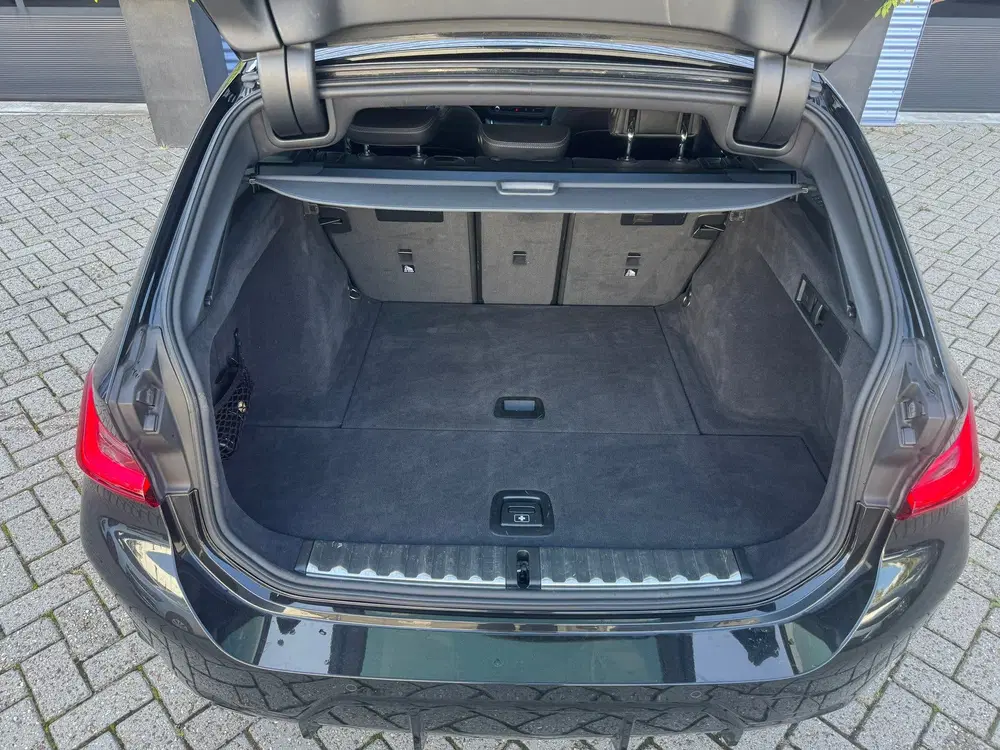 BMW 3-serie 318i M-Pakket uit 2023, foto 8