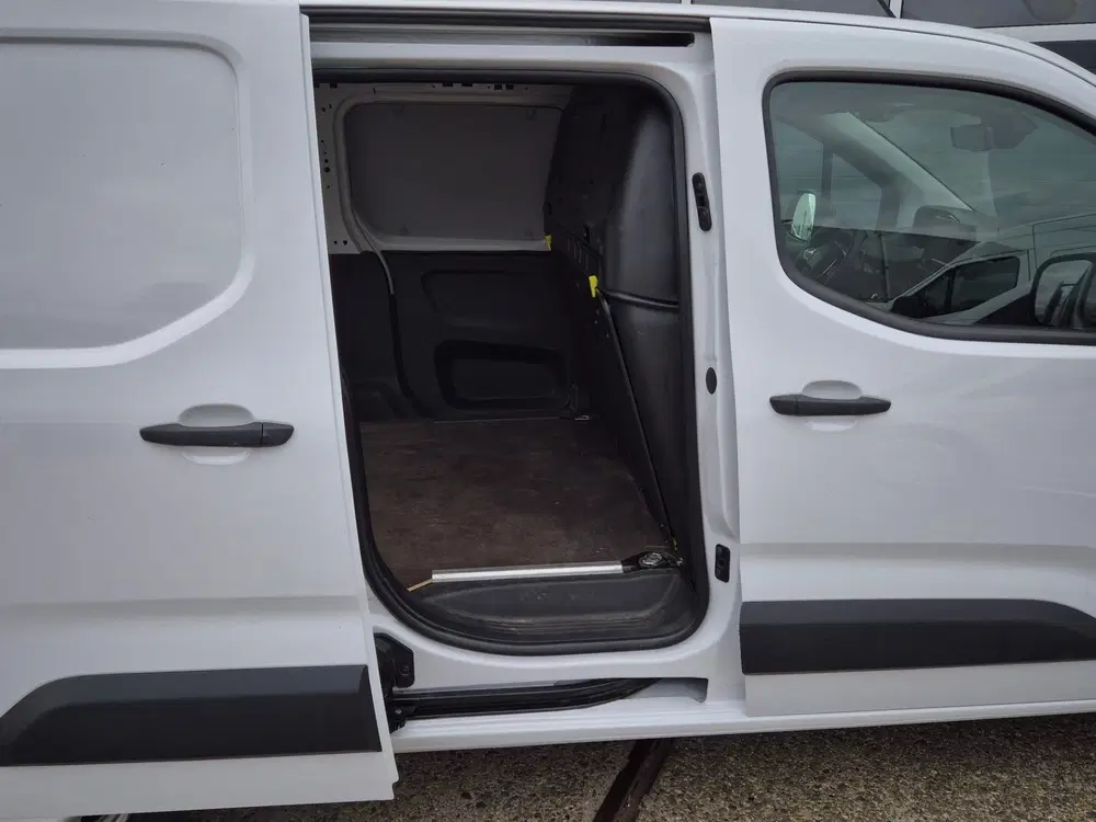 Peugeot Partner YHT2-42E0BP uit 2024, foto 7