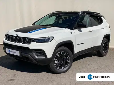 Jeep Compass 4xe 240 Plug-in Hybrid Trailhawk uit 2024