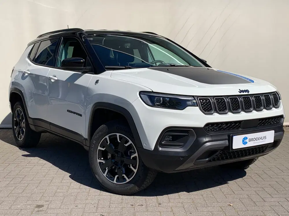 Jeep Compass 4xe 240 Plug-in Hybrid Trailhawk uit 2024, foto 3