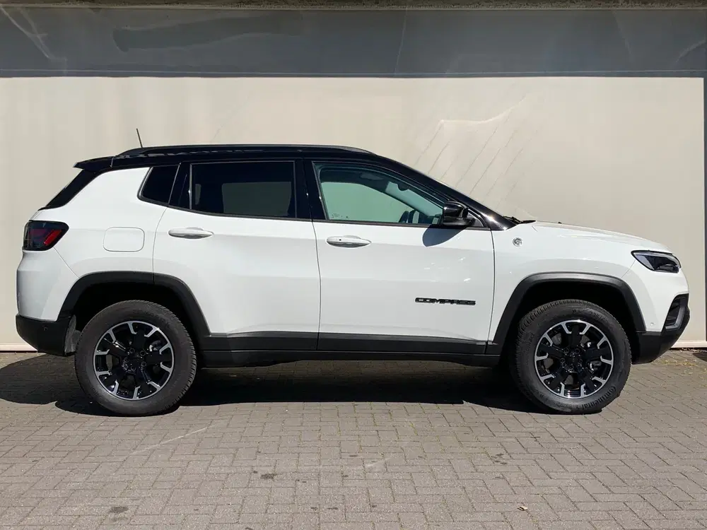 Jeep Compass 4xe 240 Plug-in Hybrid Trailhawk uit 2024, foto 6