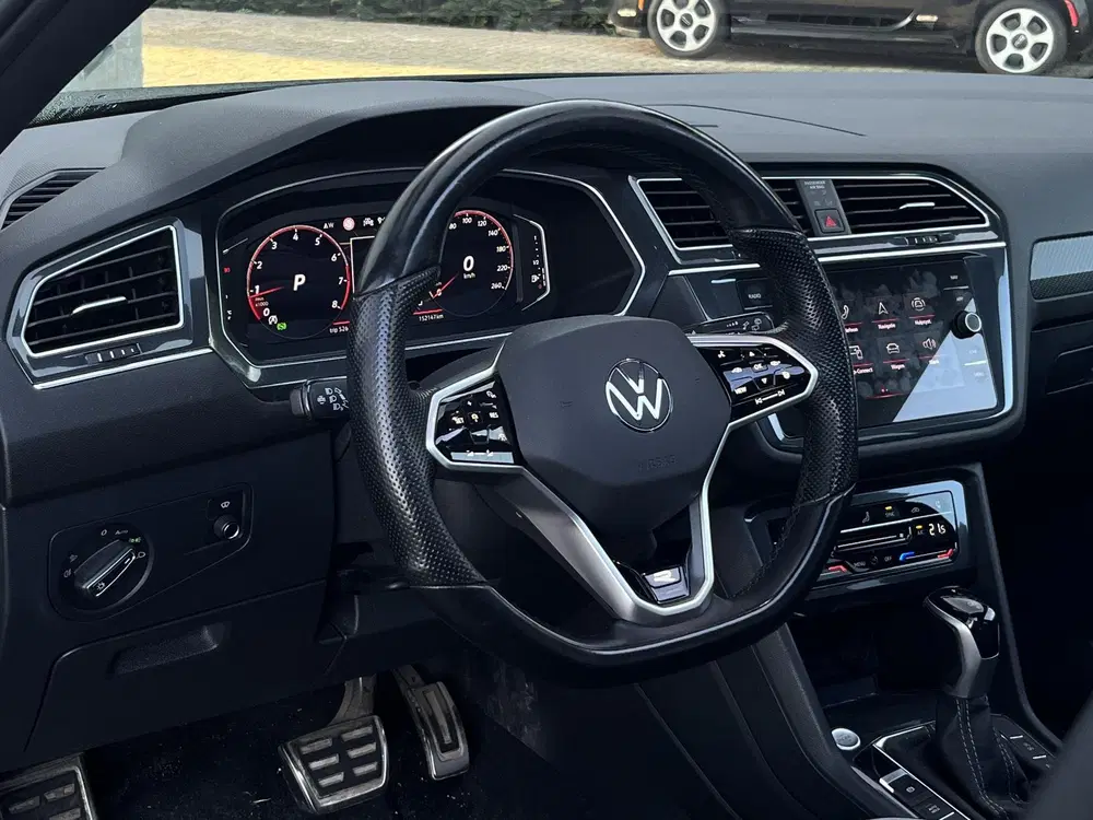 Volkswagen Tiguan Allspace 2.0 TSI 4Motion Highline R-Line 7 uit 2022, foto 3