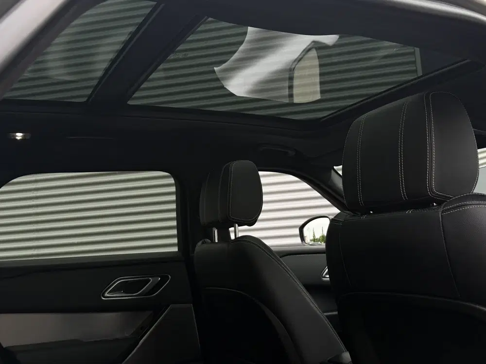 Land Rover Range Rover Velar 2.0 P300 Turbo AWD R-Dynamic HS uit 2019, foto 12