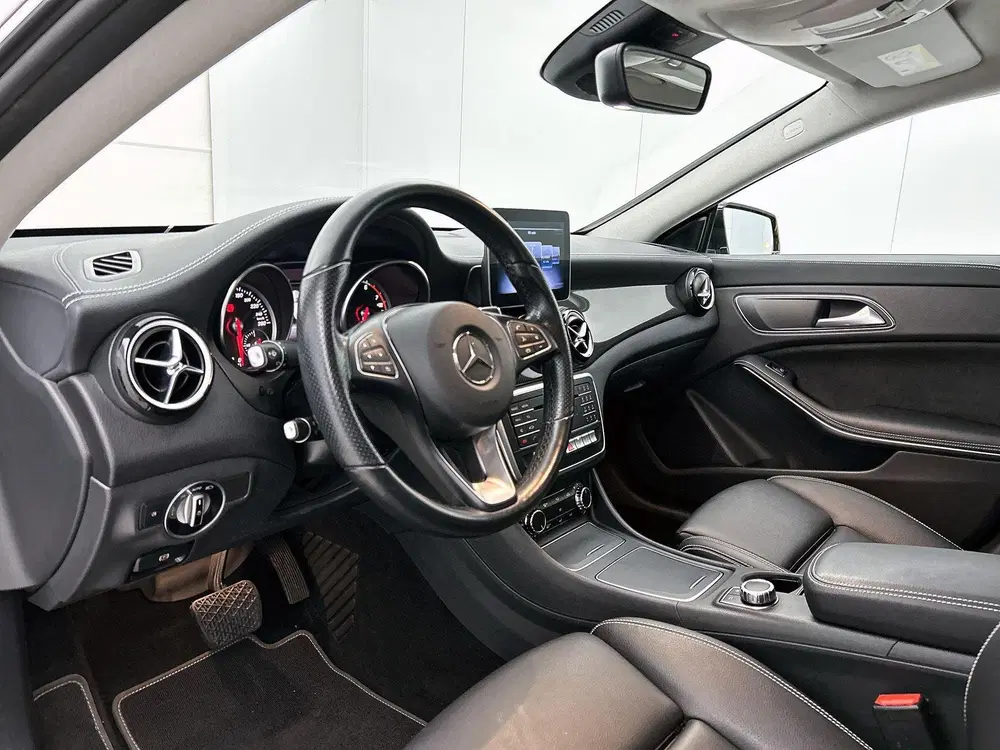 Mercedes-Benz CLA 180 Business Solution AMG Upgrade E uit 2019, foto 8