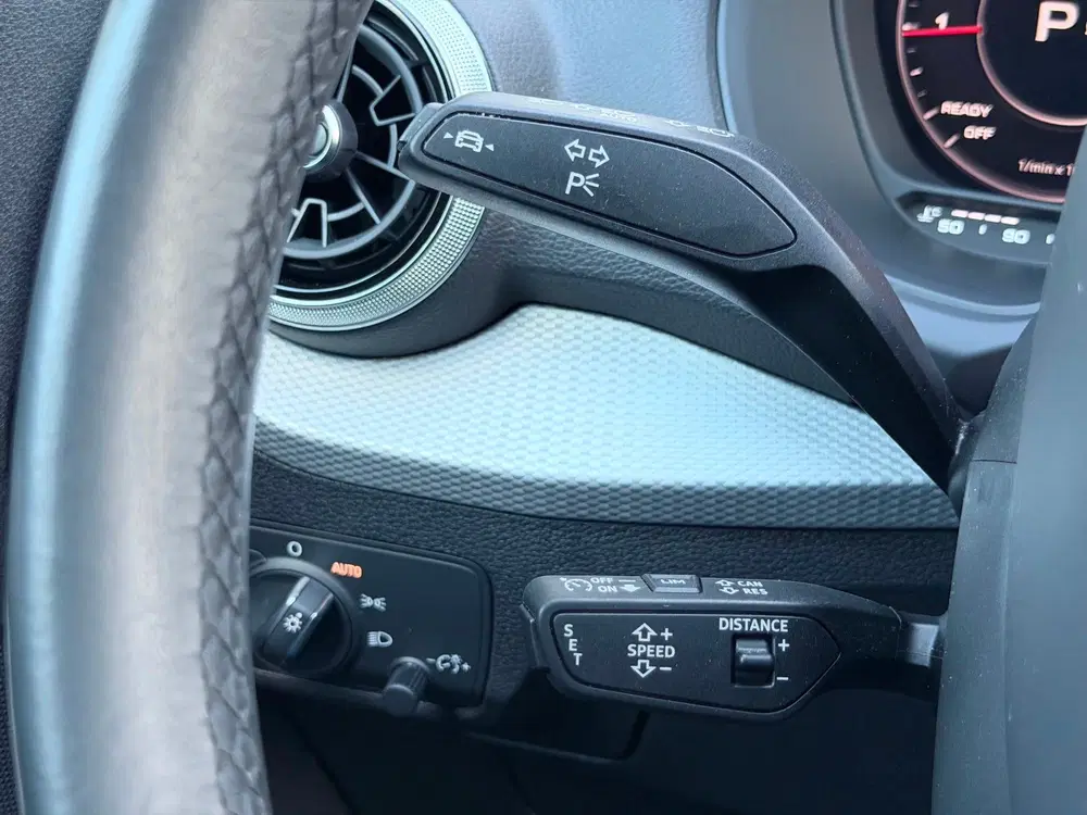 Audi Q2 35 TFSI S Edition Pano uit 2023, foto 15