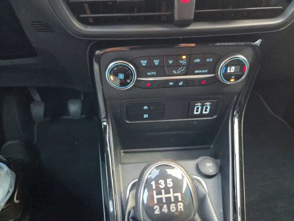Ford EcoSport 1.0 EcoBoost Titanium uit 2020, foto 12