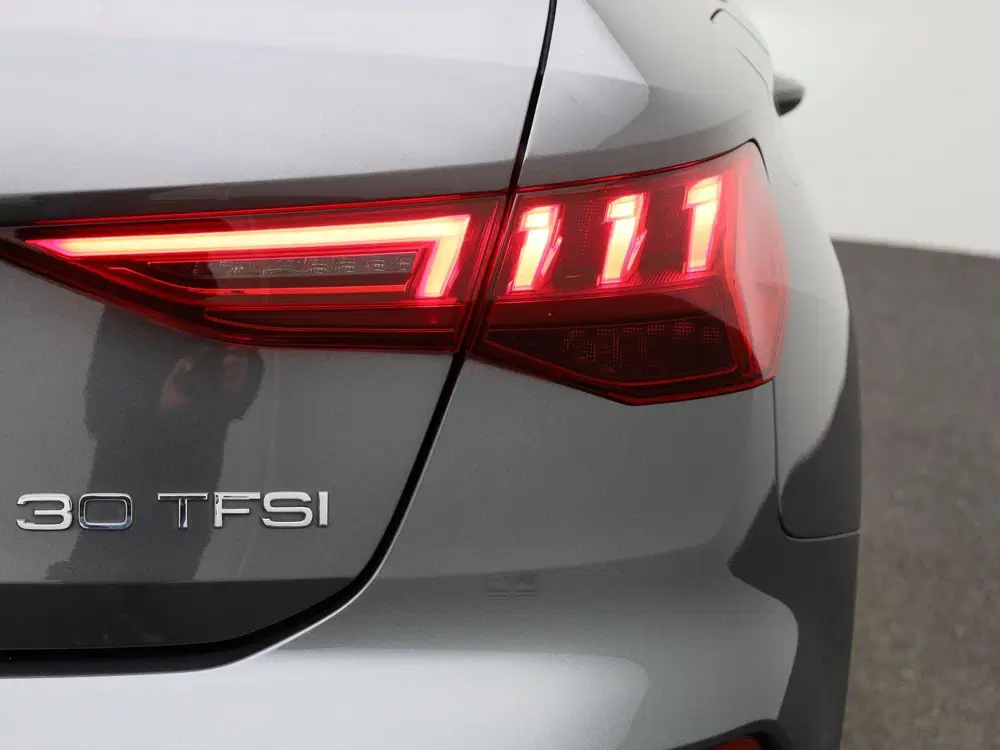 Audi A3 30 TFSI S edition 110 PK uit 2023, foto 11