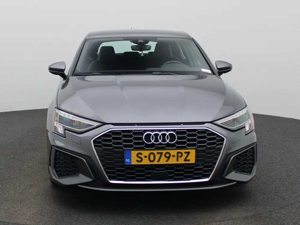 Audi A3 30 TFSI S edition 110 PK uit 2023, foto 2