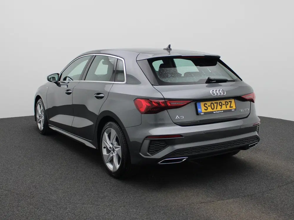 Audi A3 30 TFSI S edition 110 PK uit 2023, foto 3