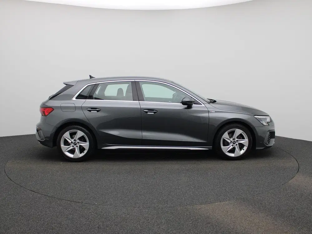 Audi A3 30 TFSI S edition 110 PK uit 2023, foto 6