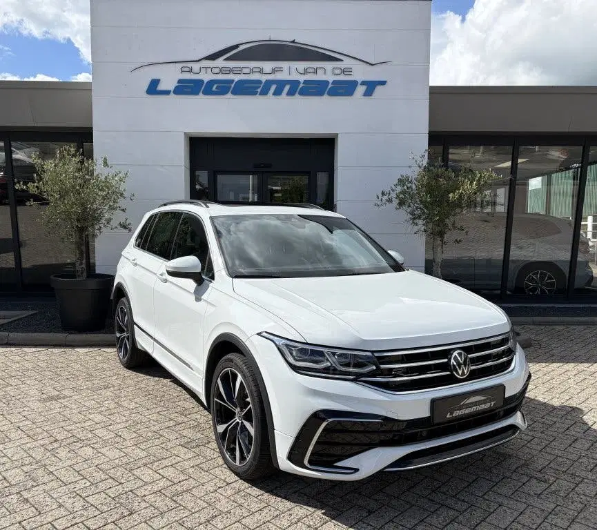 Volkswagen Tiguan R-Line eHybrid uit 2022, foto 4