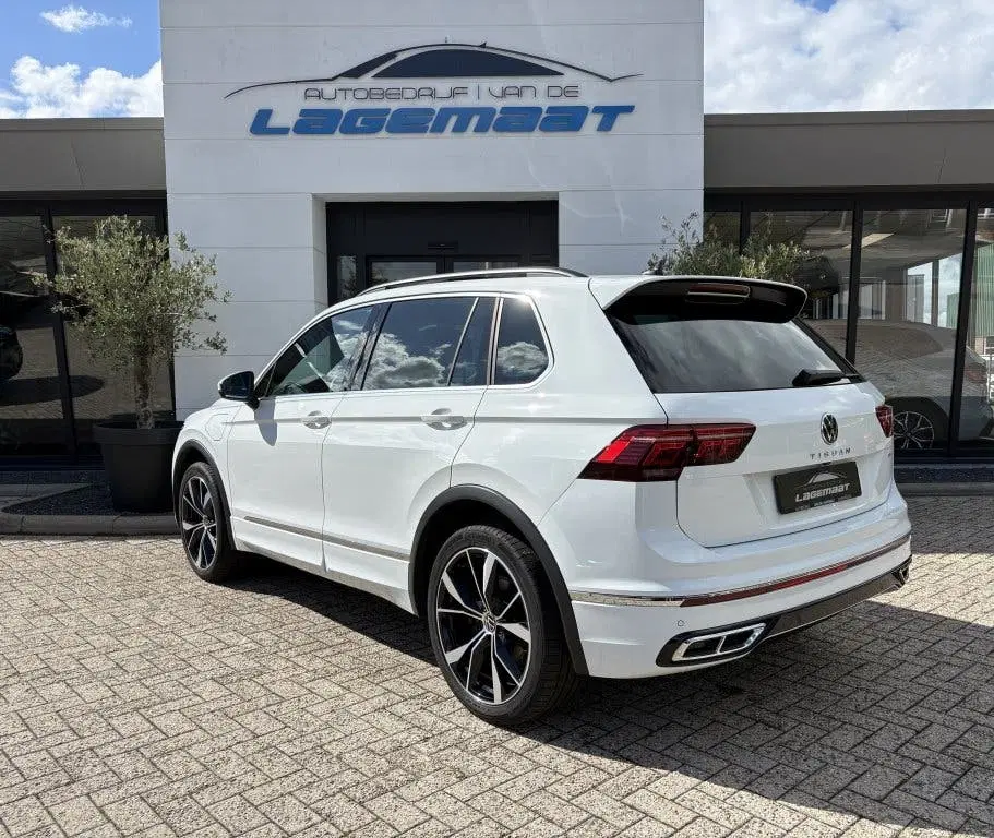 Volkswagen Tiguan R-Line eHybrid uit 2022, foto 6