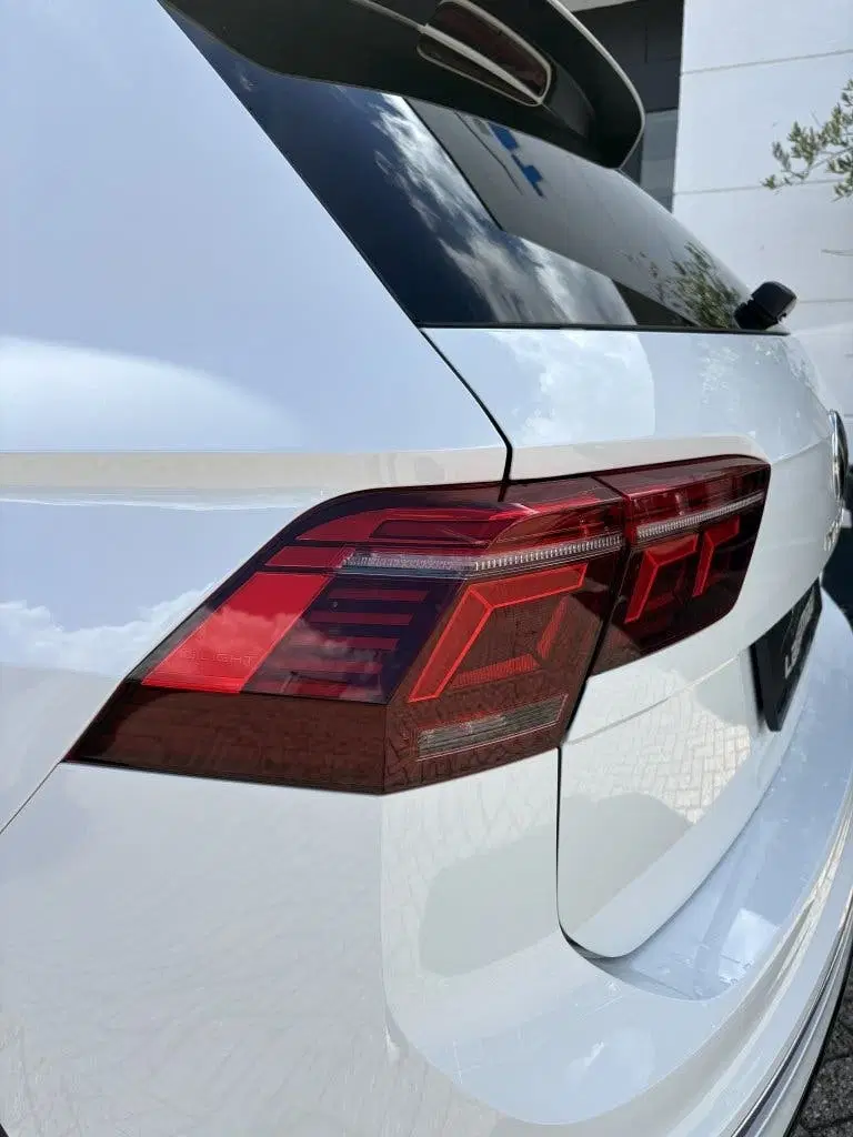 Volkswagen Tiguan R-Line eHybrid uit 2022, foto 8