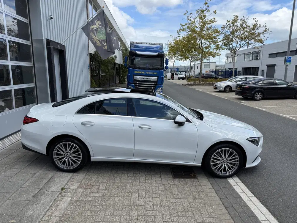 Mercedes-Benz CLA 250e AMG CAM uit 2022, foto 11