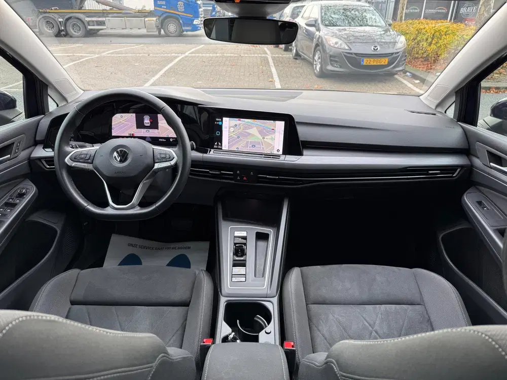 Volkswagen Golf 1.5 eTSI Style AUT LED uit 2022, foto 2