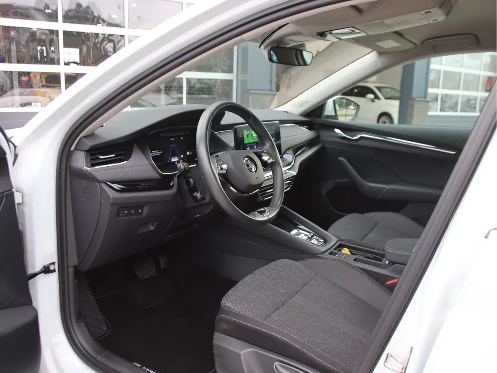 Skoda Octavia 1.5 e-TSI Business Ed. Plus DSG uit 2023, foto 8