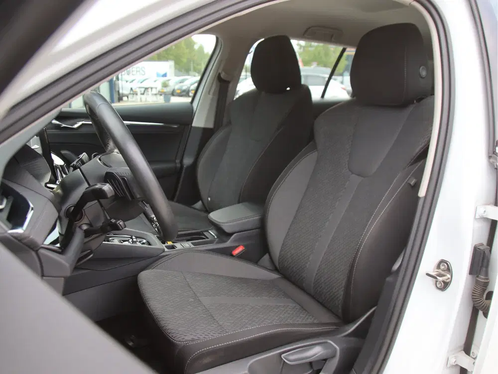 Skoda Octavia 1.5 e-TSI Business Ed. Plus DSG uit 2023, foto 9