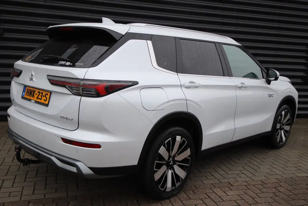 Mitsubishi Outlander 2.4 PHEV Business Edition 1e Eig. Afn. uit 2025, foto 2