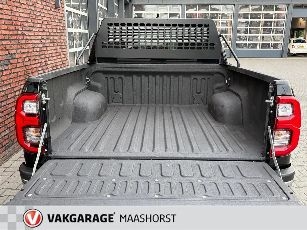 Toyota Hilux 2.8 D-4D Double Cab 4x4 Professional premi uit 2024, foto 12