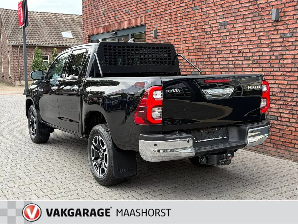 Toyota Hilux 2.8 D-4D Double Cab 4x4 Professional premi uit 2024, foto 3