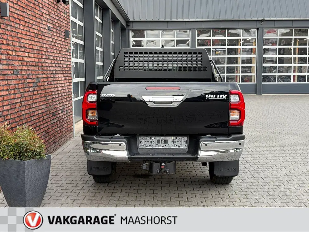 Toyota Hilux 2.8 D-4D Double Cab 4x4 Professional premi uit 2024, foto 4