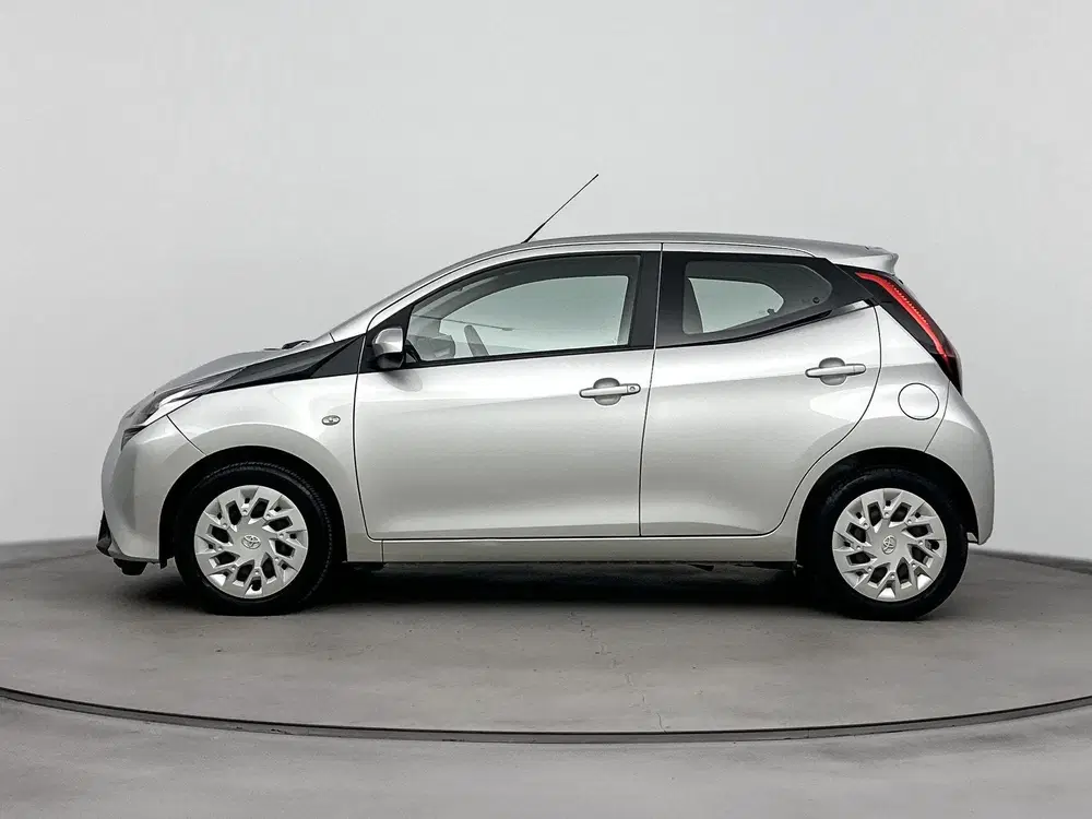 Toyota Aygo 1.0 VVT-i x-otic uit 2020, foto 2