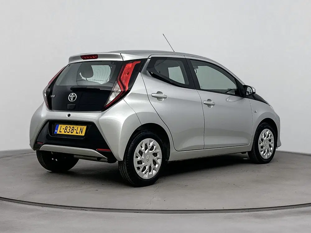 Toyota Aygo 1.0 VVT-i x-otic uit 2020, foto 4