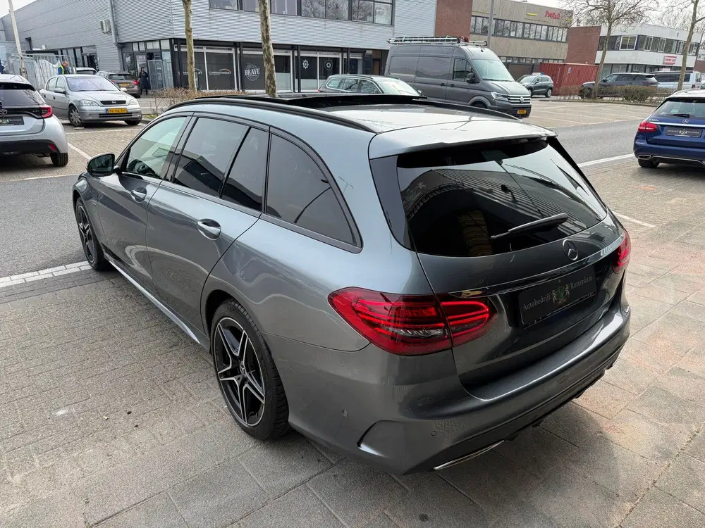 Mercedes-Benz C-Klasse 300 e AMG 360º uit 2021, foto 11