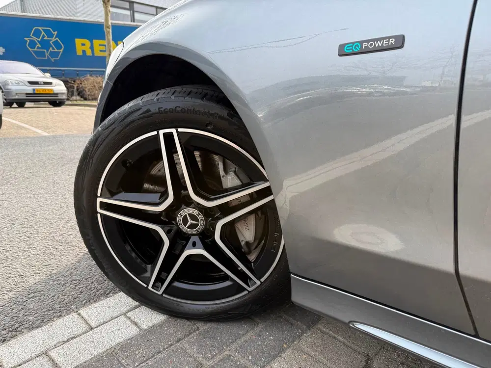Mercedes-Benz C-Klasse 300 e AMG 360º uit 2021, foto 15