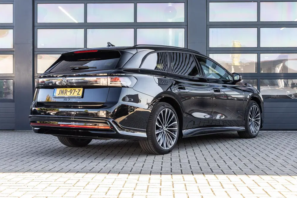 Volkswagen ID.7 Limited Edition 286pk 77 kWh uit 2025, foto 2