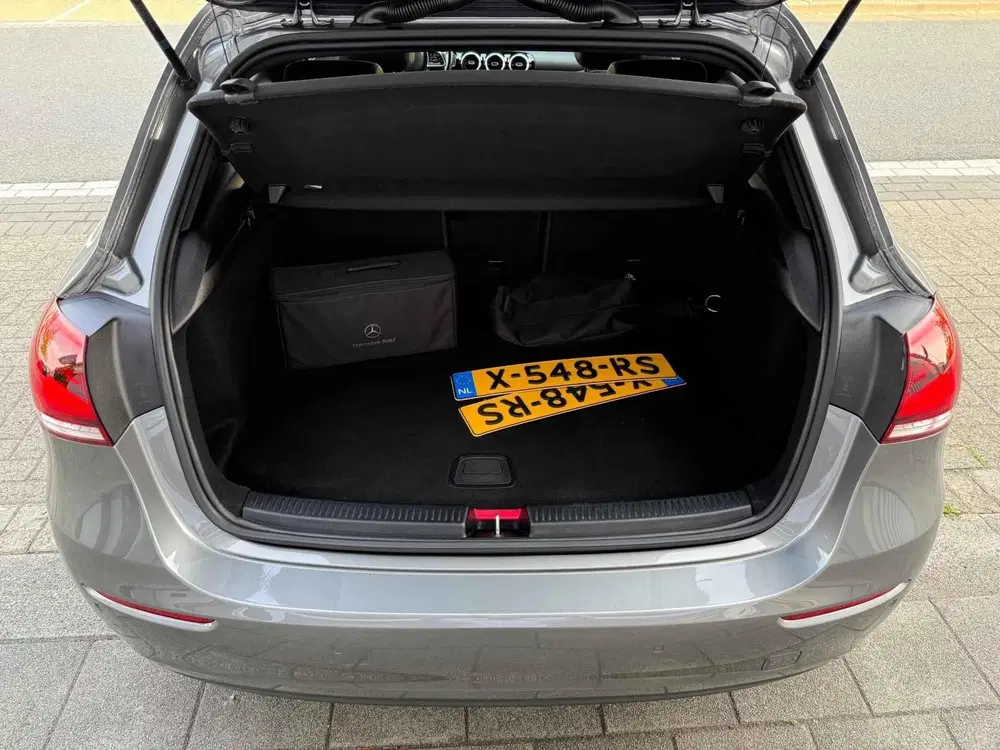 Mercedes-Benz A-Klasse 250 e AMG LED uit 2020, foto 10