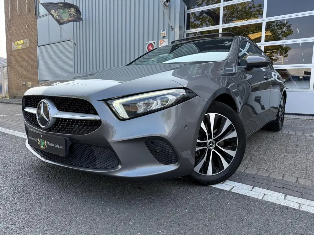 Mercedes-Benz A-Klasse 250 e AMG LED uit 2020, foto 7