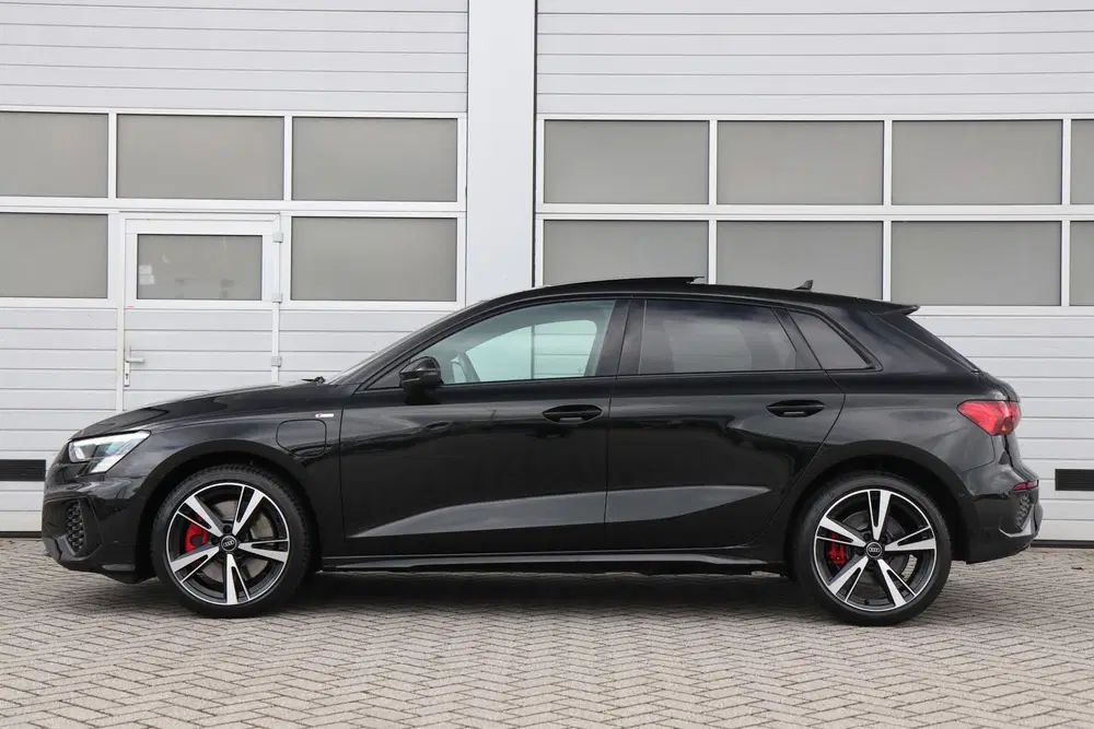 Audi A3 45 TFSIe 245pk S edition Competition uit 2023, foto 11