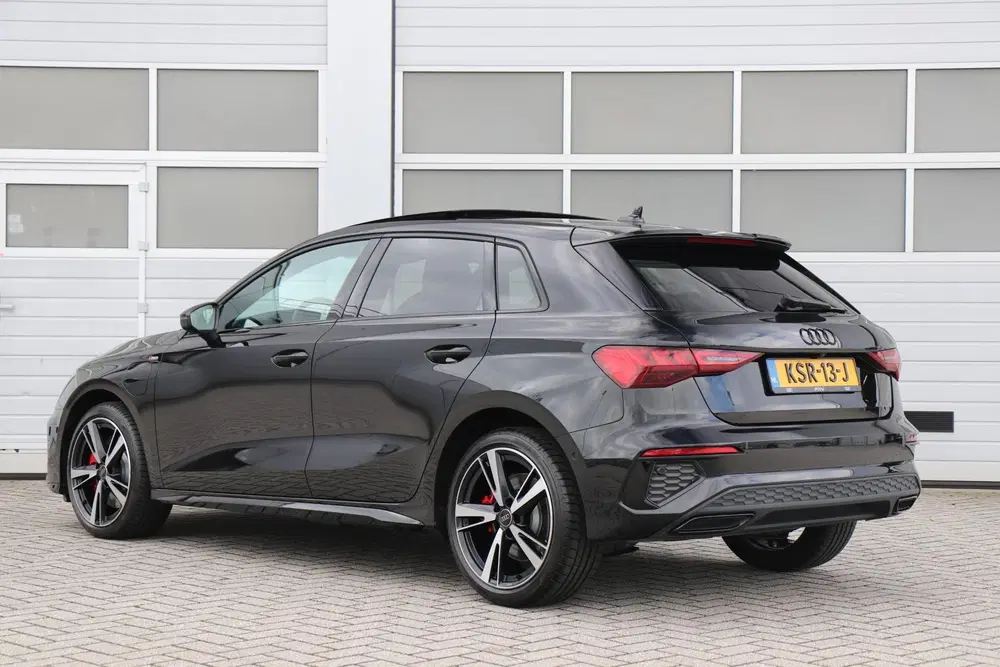 Audi A3 45 TFSIe 245pk S edition Competition uit 2023, foto 14