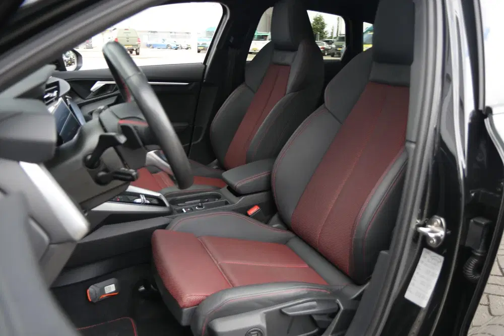 Audi A3 45 TFSIe 245pk S edition Competition uit 2023, foto 5